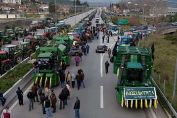 Μετ εμποδίων η κυκλοφορία στο Εθνικό Δίκτυο λόγω των αγροτικών κινητοποιήσεων