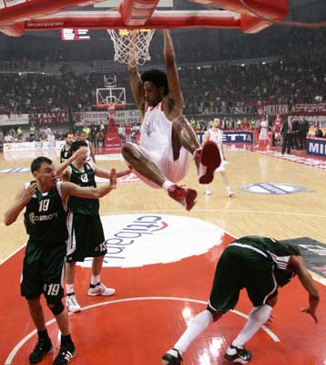 «Μου τη σπάει η αλαζονεία ορισμένων παικτών του ΠΑΟ» δήλωσε ο Τζος Τσίλντρες