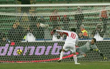 «Πέταξε» βαθμούς η Ιντερ στον «Σαν Νίκολα», ανεβαίνει η Κάλιαρι