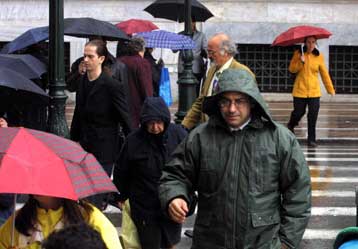 Χειμωνιάτικο παραμένει το σκηνικό του καιρού