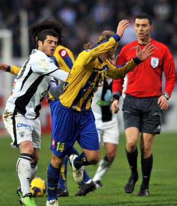 Ο ΠΑΟΚ πήρε βαθμούς, αλλά έχασε Βιεϊρίνια και Φιλομένο