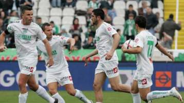 «Ζωντανή» η Ομόνοια με χατ τρικ Κωνσταντίνου