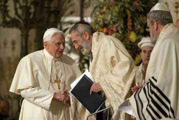 Τη στάση του Βατικανού κατά τον Β Παγκόσμιο Πόλεμο υπερασπίστηκε ο Πάπας