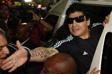 Στην Νότια Αφρική ο Μαραντόνα για το προπονητικό κέντρο της Αργεντινής