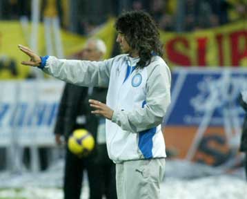 O Ηρακλής συμφώνησε με τον Nτάνι Φερνάντες και ανανέωσε το συμβόλαιο του Επστάιν