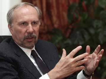 Η Ελλάδα έλαβε τα σωστά μέτρα, αλλά μάλλον καθυστερημένα, λέει αξιωματούχος της ΕΚΤ