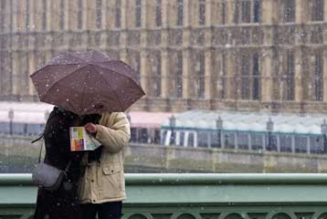 Η ρομαντική αγάπη στο Λονδίνο «είναι σπάνια όσο οι εξωγήινοι»