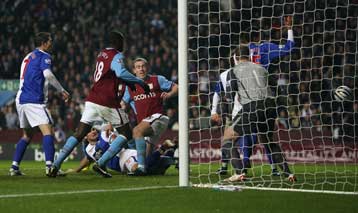 Με 6-4 επί της Μπλάκμπερν πήρε το εισιτήριο για τον τελικό η Αστον Βίλα