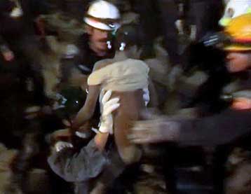 Ζωντανά από τα συντρίμμια της Αϊτής ανασύρθηκαν δύο παιδιά