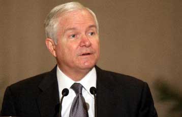 Aιφνιδιαστική επίσκεψη Γκέιτς στο Πακιστάν