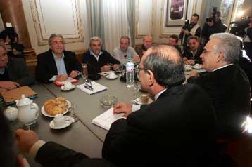 Προτεραιότητα η ανεργία και όχι οι μισθοί, λέει ο ΣΕΒ για την εθνική συλλογική σύμβαση