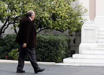 «Όχι» στην αυθαιρεσία λέει η κυβέρνηση, ενώ οι αγρότες ζητούν διάλογο με τον πρωθυπουργό