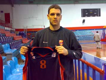 «Κυανέρυθρος» και με τη βούλα ο Ντέγιαν Μπορόβνιακ