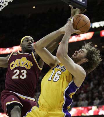Σούπερ νίκη του Κλίβελαντ επί των Λέικερς με 93-87