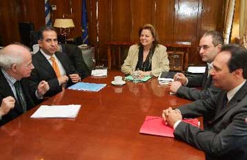 Στην εξυγίανση του συνόλου της αγοράς φαρμάκου στοχεύει η κυβέρνηση, λέει η Λ.Κατσέλη