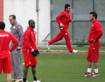 Στην αποστολή του Ολυμπιακού ο Ντάτολο, νοκ άουτ ο Μήτρογλου