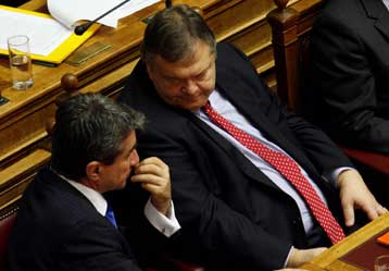 Nα διαλύσουν την εικόνα αντιπαράθεσης επιχειρούν Βενιζέλος, Λοβέρδος