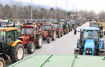 Ανοιξε προσωρινά το αγροτικό μπλόκο του Προμαχώνα