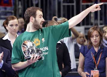 O Σπανούλης πήρε… σειρά για τους υποψήφιους δέκα καλύτερους παίκτες της δεκαετίας