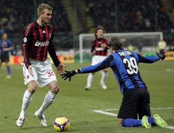 Ίντερ και Μίλαν «σφάζονται» για την κορυφή στην Ιταλία