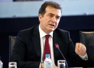 Ο Χρυσοχοΐδης καταγγέλει σύνδεση των ΠΑΕ με τη βία