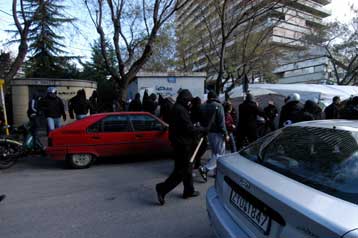 Στον εισαγγελέα οι 45 συλληφθέντες για τα επεισόδια στους Αμπελόκηπους