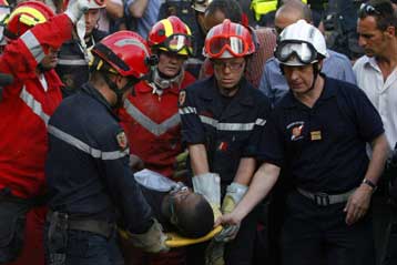 Θαύμα η ανάσυρση Αϊτινού από τα ερείπια 12 ημέρες μετά την καταστροφή