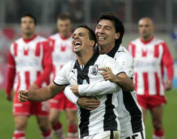 Πριμ 100.000 ευρώ στον ΠΑΟΚ, υποδοχή στο αεροδρόμιο