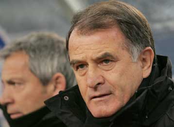 Πλέι-οφ για κάτι παραπάνω θέλει ο Μπάγεβιτς, για τιμωρία της μπάλας μιλά ο «Αναστό»