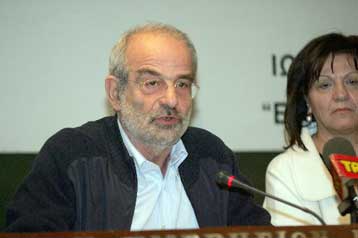 Ηγετική εμφάνιση Αλ.Αλαβάνου με ανάληψη πολιτικής πρωτοβουλίας