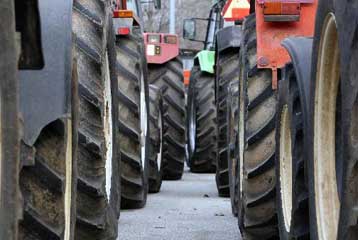 Αποσύρθηκαν τα τρακτέρ από τη σιδηροδρομική γραμμή του Προμαχώνα