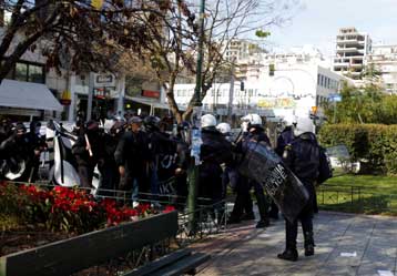 Ελεύθεροι οι ανήλικοι που συνελήφθησαν στα επεισόδια στην Πανόρμου