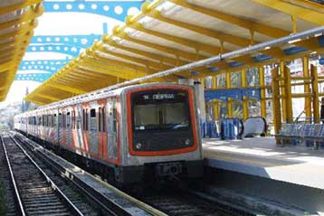 Επίθεση νεαρών σε συρμό του ΗΣΑΠ στα Πατήσια