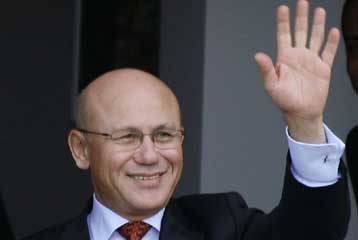 Ανάληψη ρόλου από την Ελλάδα για επίλυση του Κυπριακού ζητά εκπρόσωπος του Ταλάτ