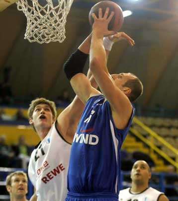 Ποδαρικό με το δεξί για τον Πανελλήνιο, ήττα για τον Αρη