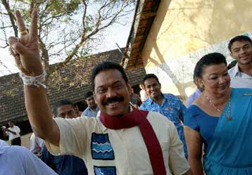 Επανεκλογή του απερχόμενου προέδρου της Σρι Λάνκα δείχνουν τα πρώτα αποτελέσματα