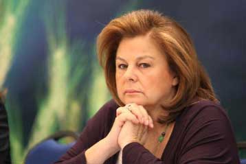 Σε θεσμικές παρεμβάσεις για προστασία του καταναλωτή προχωρά το υπουργείο Οικονομίας