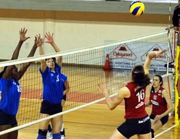 Ο Πανελλήνιος συμπλήρωσε την οκτάδα, με 3-1 σετ μέσα στη Λάρισα