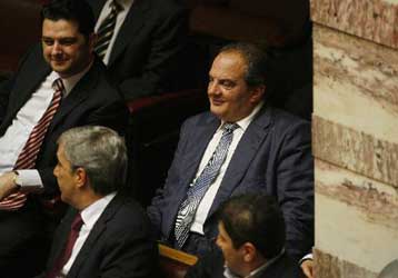 Δυσαρέσκεια Καραμανλή από τις δηλώσεις βουλευτών για την επιστολή προς Χριστοφοράκο