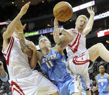 Σόου από τον Μπάινουμ και νίκη των Λέικερς