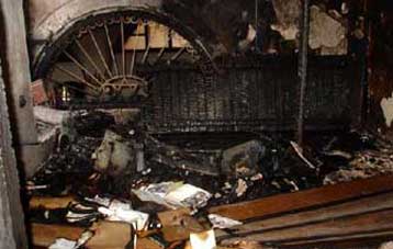 Ελεύθερος με περιοριστικούς όρους κατηγορούμενος για τον εμπρησμό της συναγωγής