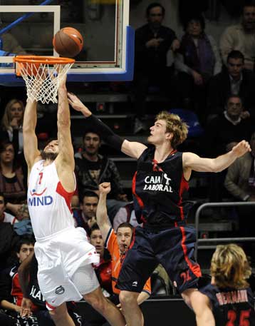 «Δεν πετάμε στα σύννεφα», η προσγείωση του Γιαννάκη για το «διπλό»