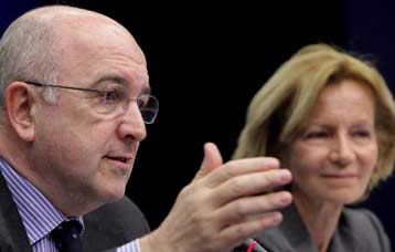 Η Ελλάδα δεν θα χρεοκοπήσει, ούτε θα φύγει από την Ευρωζώνη, τονίζει ο Χ.Αλμούνια