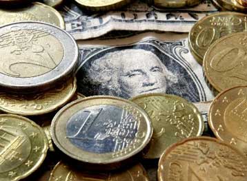 Στο χαμηλότερο επίπεδο του εξαμήνου το ευρώ, με αφορμή τις ανησυχίες για την Ελλάδα