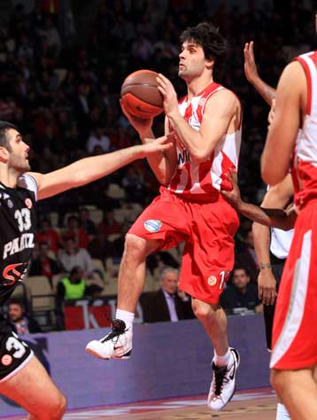 Χαμηλούς τόνους κρατάει ο Τεόντοσιτς μετά τη νίκη στη Βιτόρια