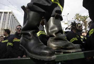 Κυκλοφοριακό χάος στην Αθήνα λόγω συγκεντρώσεων και μίας απειλής βόμβας