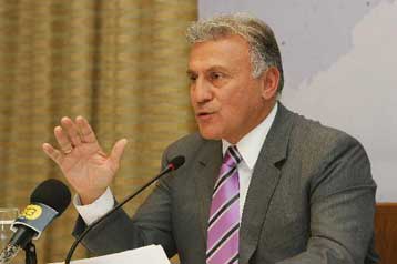 Υπέρ δημοψηφίσματος για την ιθαγένεια των μεταναστών τάσσεται ο Π.Ψωμιάδης