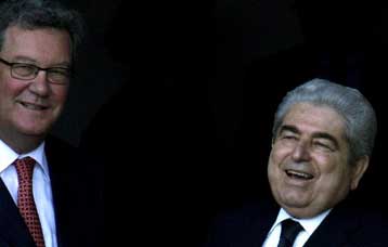 Σημαντική πρόοδος στις συνομιλίες Χριστόφια – Ταλάτ στο θέμα της διακυβέρνησης