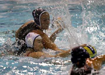 Νικήτρια στο ντέρμπι η Βουλιαγμένη, 12-10 τον Ολυμπιακό