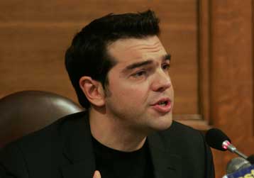 Ενότητα ζήτησε ο Αλ.Τσίπρας, αφήνοντας αιχμές για φυγόκεντρους σχεδιασμούς